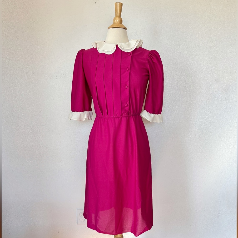 Vintage 70s 80s Pink and White Short Sleeve Midi Dress